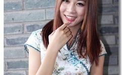 跪在女王脚下的奴